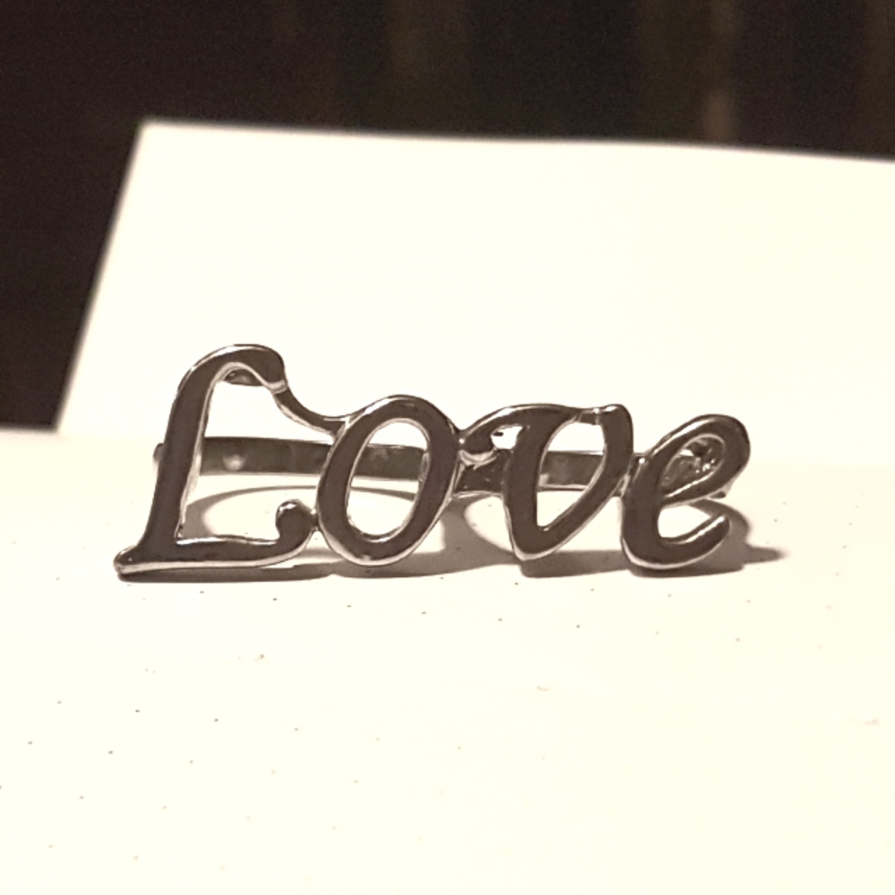 Love Ring - Picture 4 of 16